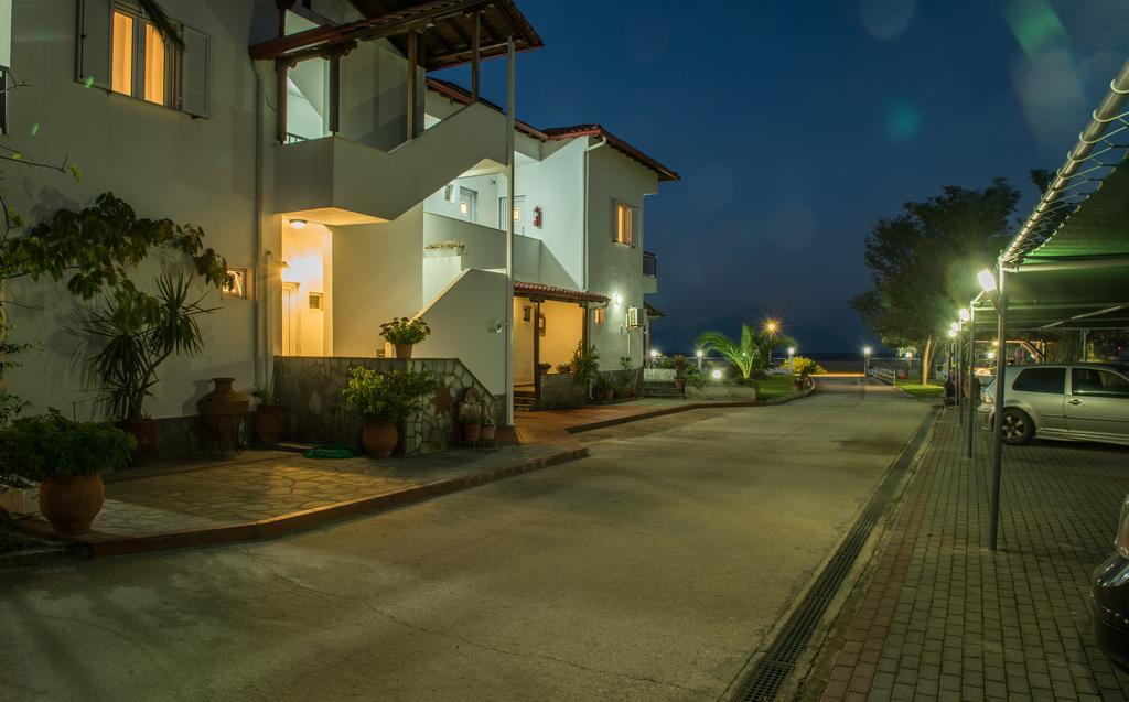 Linaraki Studios & Apartments Sikia Halkidiki Luaran gambar